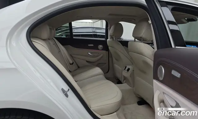 Mercedes-Benz E-Class 2016 1.9 автомат (гидро), миниатюра 12