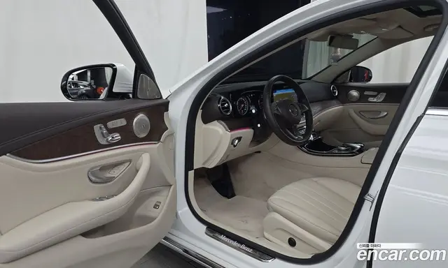 Mercedes-Benz E-Class 2016 1.9 автомат (гидро), миниатюра 10 Mercedes-Benz E-Class 2016 1.9 автомат (гидро), миниатюра 10