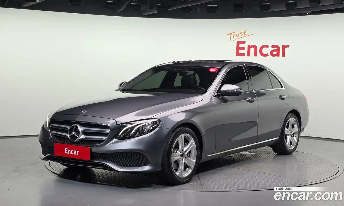 Mercedes-Benz E-Class 2017 2.0 автомат (гидро), фото 1 Mercedes-Benz E-Class 2017 2.0 автомат (гидро), фото 1