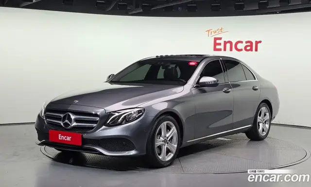 Mercedes-Benz E-Class 2017 2.0 автомат (гидро), миниатюра 1 Mercedes-Benz E-Class 2017 2.0 автомат (гидро), миниатюра 1