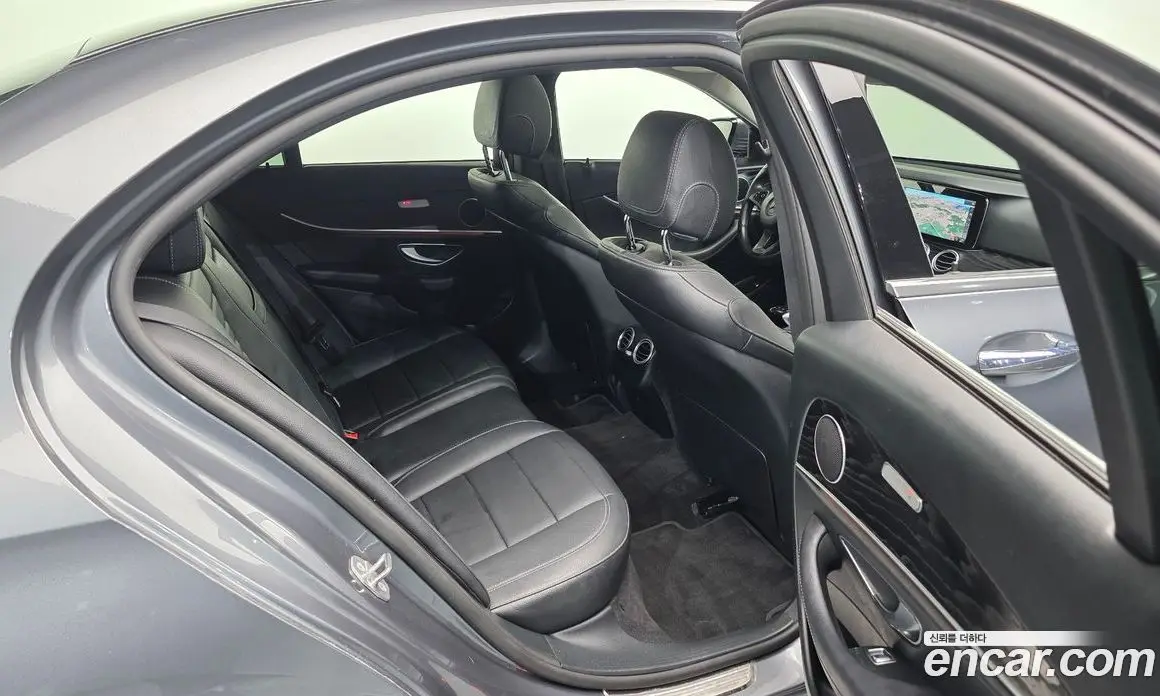 Mercedes-Benz E-Class 2017 2.0 автомат (гидро), фото 18 Mercedes-Benz E-Class 2017 2.0 автомат (гидро), фото 18