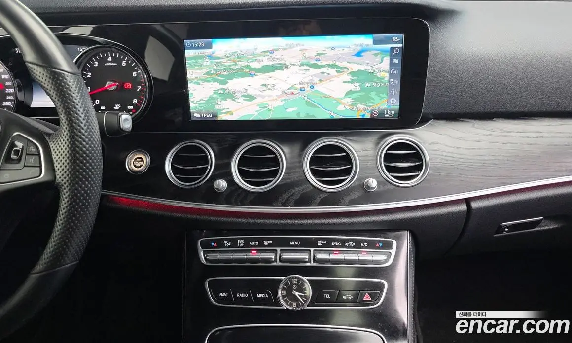 Mercedes-Benz E-Class 2017 2.0 автомат (гидро), фото 20 Mercedes-Benz E-Class 2017 2.0 автомат (гидро), фото 20