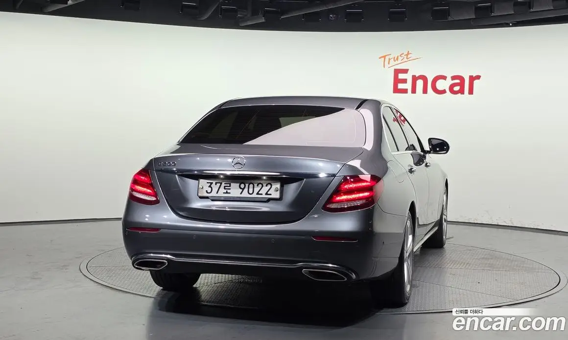 Mercedes-Benz E-Class 2017 2.0 автомат (гидро), фото 4 Mercedes-Benz E-Class 2017 2.0 автомат (гидро), фото 4