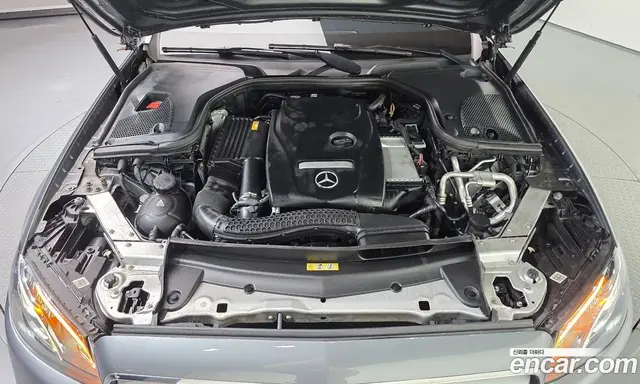 Mercedes-Benz E-Class 2017 2.0 автомат (гидро), миниатюра 6 Mercedes-Benz E-Class 2017 2.0 автомат (гидро), миниатюра 6