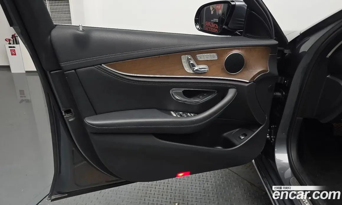 Mercedes-Benz E-Class 2017 2.0 автомат (гидро), фото 13 Mercedes-Benz E-Class 2017 2.0 автомат (гидро), фото 13