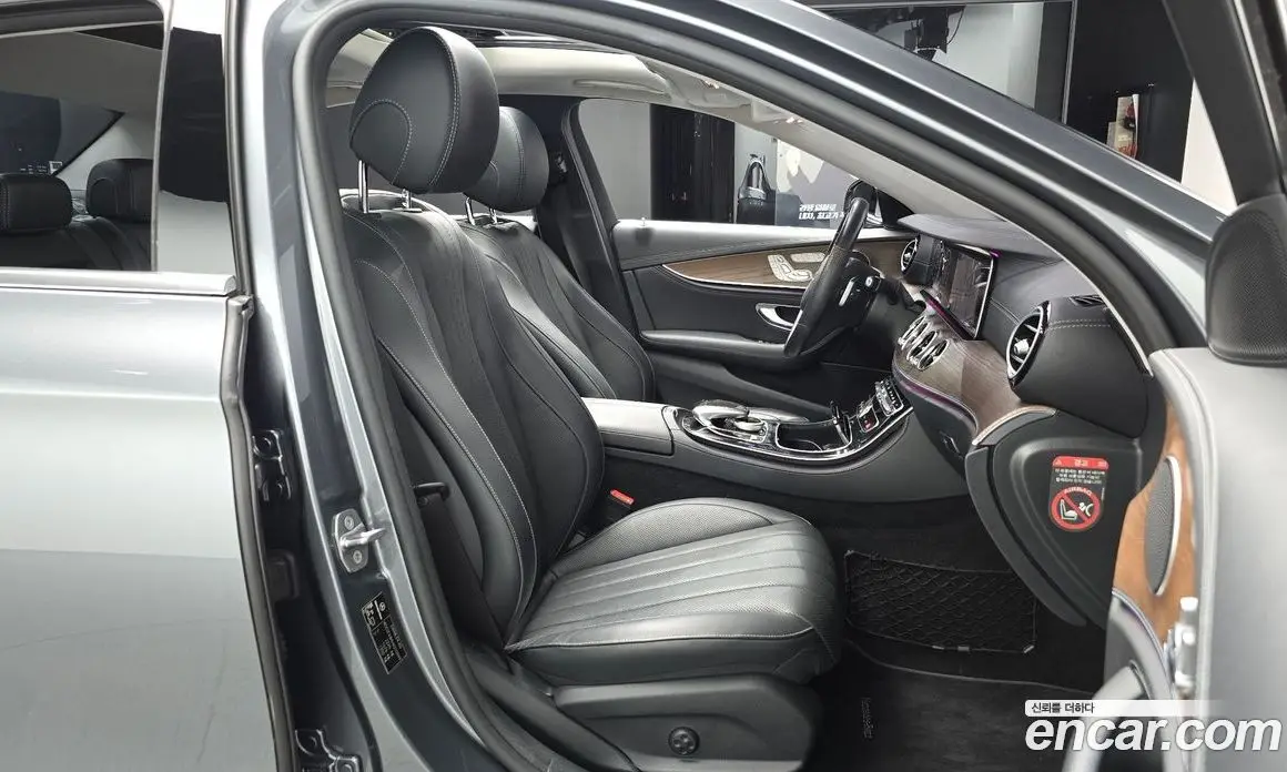 Mercedes-Benz E-Class 2017 2.0 автомат (гидро), фото 16 Mercedes-Benz E-Class 2017 2.0 автомат (гидро), фото 16