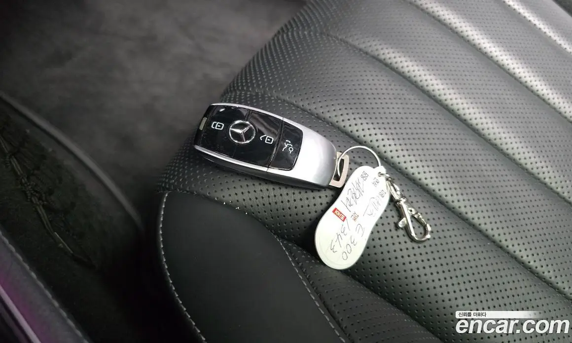 Mercedes-Benz E-Class 2017 2.0 автомат (гидро), фото 30 Mercedes-Benz E-Class 2017 2.0 автомат (гидро), фото 30
