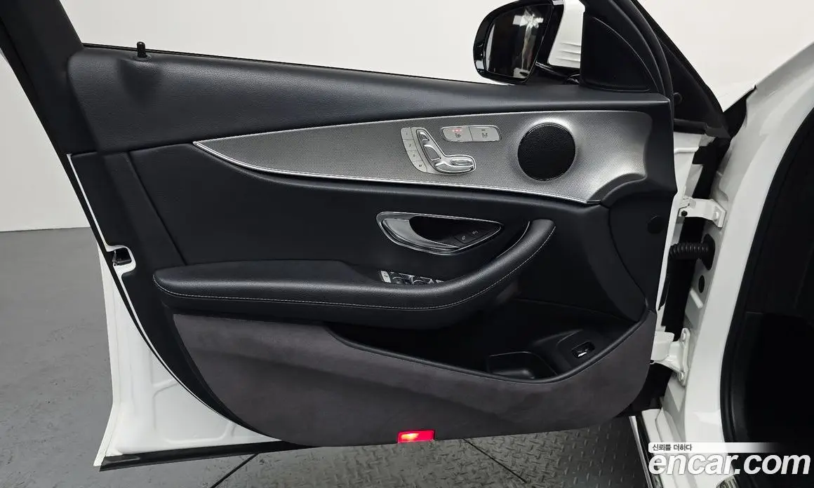 Mercedes-Benz E-Class 2018 2.0 автомат (гидро), фото 14 Mercedes-Benz E-Class 2018 2.0 автомат (гидро), фото 14