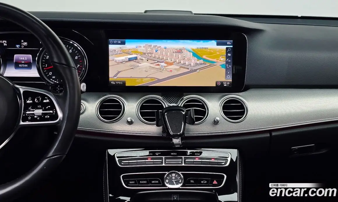 Mercedes-Benz E-Class 2018 2.0 автомат (гидро), фото 18 Mercedes-Benz E-Class 2018 2.0 автомат (гидро), фото 18