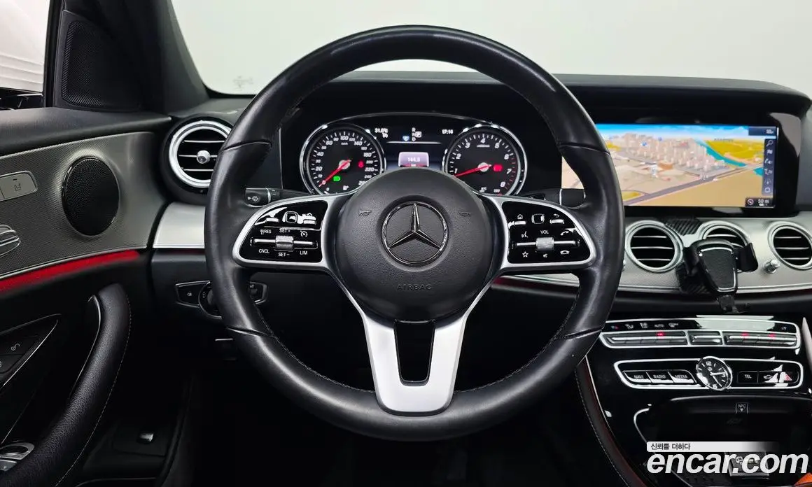 Mercedes-Benz E-Class 2018 2.0 автомат (гидро), фото 19 Mercedes-Benz E-Class 2018 2.0 автомат (гидро), фото 19