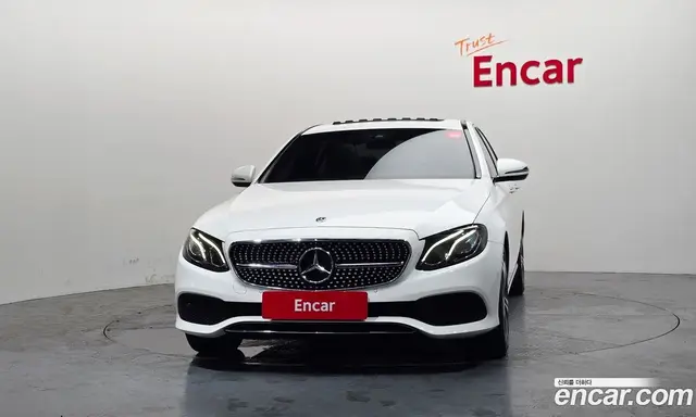 Mercedes-Benz E-Class 2018 2.0 автомат (гидро), миниатюра 3 Mercedes-Benz E-Class 2018 2.0 автомат (гидро), миниатюра 3