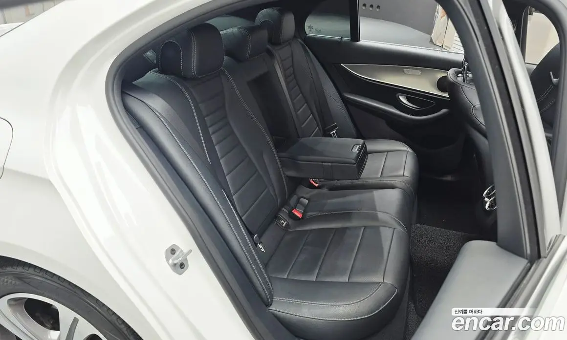 Mercedes-Benz E-Class 2018 2.0 автомат (гидро), фото 22 Mercedes-Benz E-Class 2018 2.0 автомат (гидро), фото 22