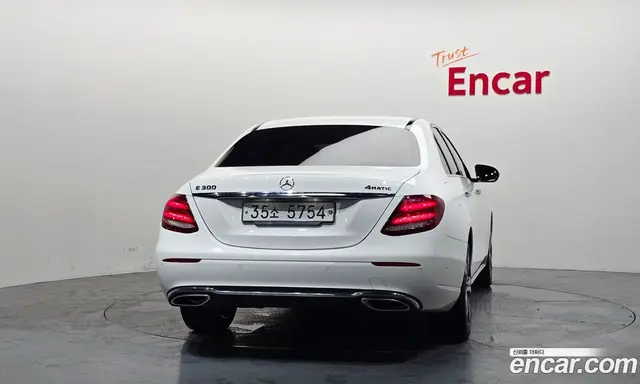 Mercedes-Benz E-Class 2018 2.0 автомат (гидро), миниатюра 4 Mercedes-Benz E-Class 2018 2.0 автомат (гидро), миниатюра 4