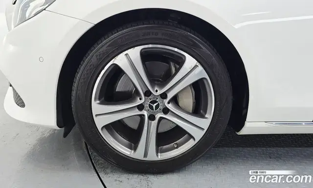 Mercedes-Benz E-Class 2018 2.0 автомат (гидро), миниатюра 5 Mercedes-Benz E-Class 2018 2.0 автомат (гидро), миниатюра 5