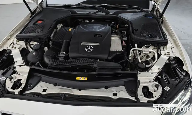 Mercedes-Benz E-Class 2018 2.0 автомат (гидро), миниатюра 6 Mercedes-Benz E-Class 2018 2.0 автомат (гидро), миниатюра 6