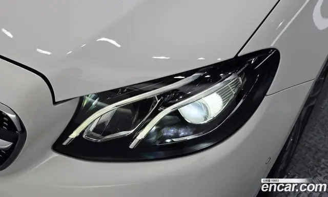Mercedes-Benz E-Class 2018 2.0 автомат (гидро), миниатюра 8 Mercedes-Benz E-Class 2018 2.0 автомат (гидро), миниатюра 8
