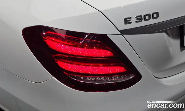 Mercedes-Benz E-Class 2018 2.0 автомат (гидро), миниатюра 9 Mercedes-Benz E-Class 2018 2.0 автомат (гидро), миниатюра 9