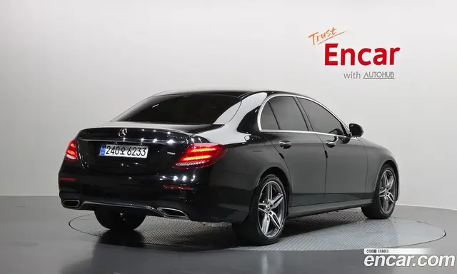 Mercedes-Benz E-Class 2020 2.0 автомат (гидро), миниатюра 2