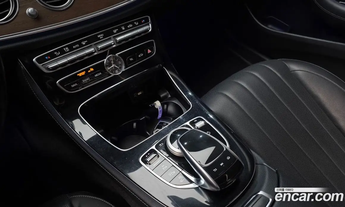 Mercedes-Benz E-Class 2020 2.0 автомат (гидро), фото 24 Mercedes-Benz E-Class 2020 2.0 автомат (гидро), фото 24