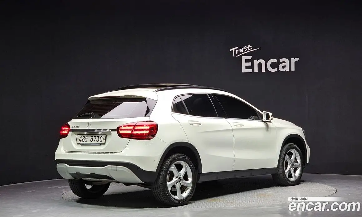 Mercedes-Benz GLA-Class 2017 2.0 автомат (гидро), фото 2 Mercedes-Benz GLA-Class 2017 2.0 автомат (гидро), фото 2