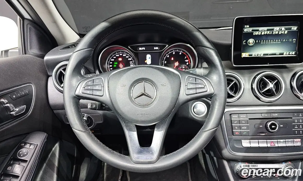Mercedes-Benz GLA-Class 2017 2.0 автомат (гидро), фото 13 Mercedes-Benz GLA-Class 2017 2.0 автомат (гидро), фото 13