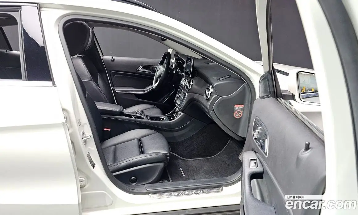 Mercedes-Benz GLA-Class 2017 2.0 автомат (гидро), фото 17 Mercedes-Benz GLA-Class 2017 2.0 автомат (гидро), фото 17