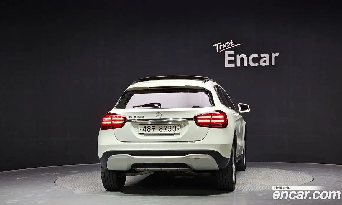 Mercedes-Benz GLA-Class 2017 2.0 автомат (гидро), фото 4 Mercedes-Benz GLA-Class 2017 2.0 автомат (гидро), фото 4