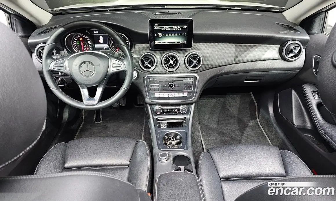 Mercedes-Benz GLA-Class 2017 2.0 автомат (гидро), фото 7 Mercedes-Benz GLA-Class 2017 2.0 автомат (гидро), фото 7