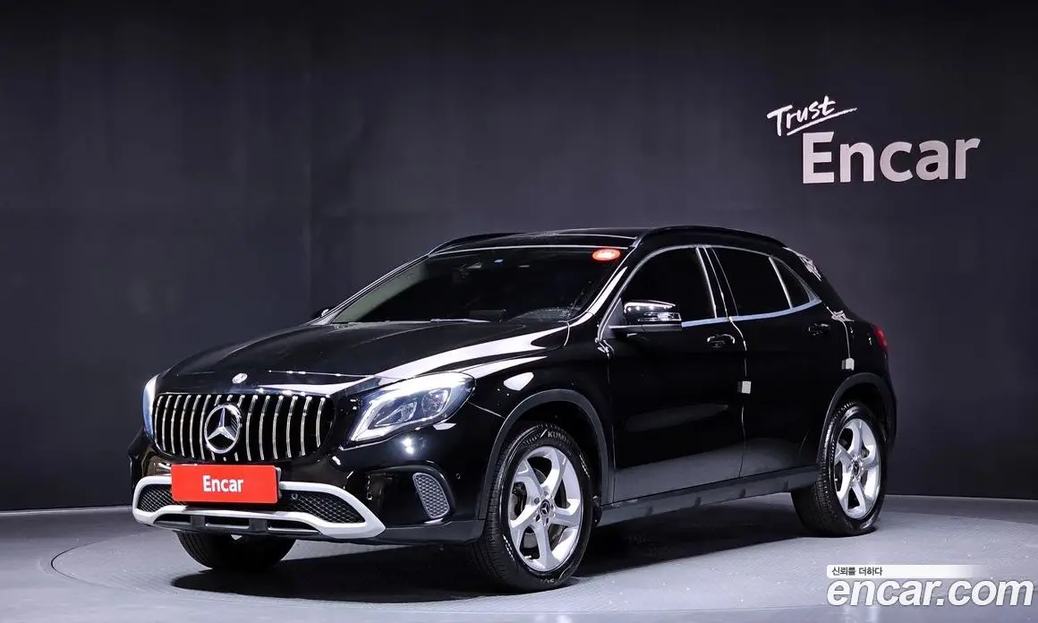 Mercedes-Benz GLA-Class 2017 2.0 автомат (гидро), фото 1 Mercedes-Benz GLA-Class 2017 2.0 автомат (гидро), фото 1