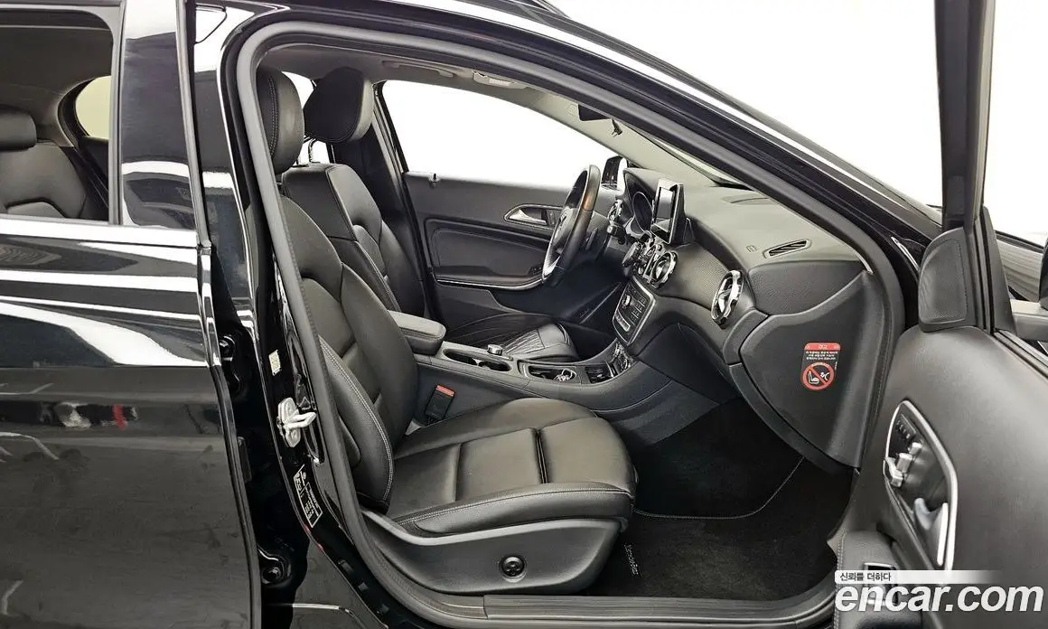Mercedes-Benz GLA-Class 2017 2.0 автомат (гидро), фото 11 Mercedes-Benz GLA-Class 2017 2.0 автомат (гидро), фото 11