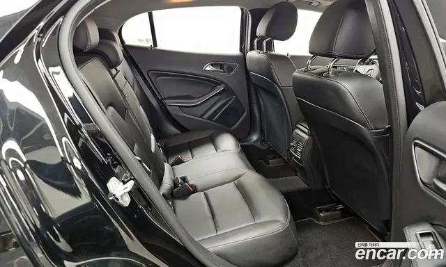 Mercedes-Benz GLA-Class 2017 2.0 автомат (гидро), миниатюра 12