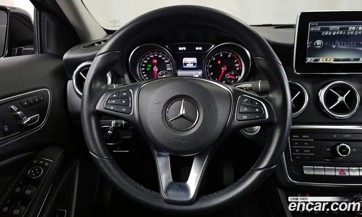Mercedes-Benz GLA-Class 2017 2.0 автомат (гидро), фото 13 Mercedes-Benz GLA-Class 2017 2.0 автомат (гидро), фото 13