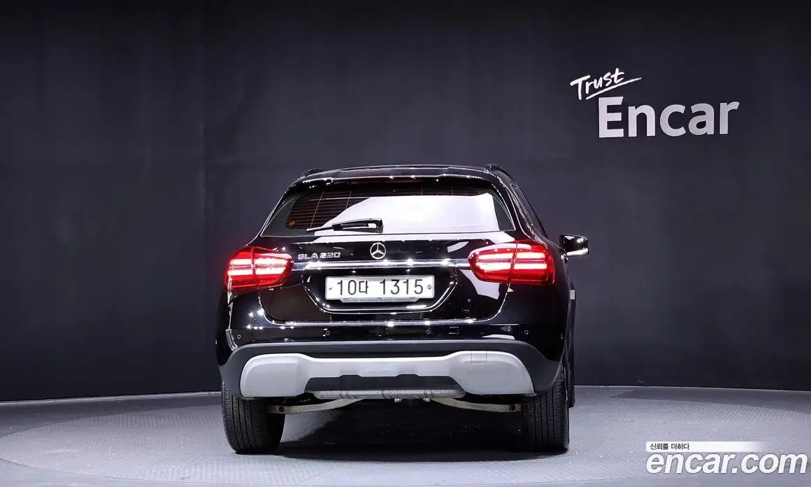 Mercedes-Benz GLA-Class 2017 2.0 автомат (гидро), фото 4 Mercedes-Benz GLA-Class 2017 2.0 автомат (гидро), фото 4