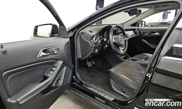 Mercedes-Benz GLA-Class 2017 2.0 автомат (гидро), миниатюра 10 Mercedes-Benz GLA-Class 2017 2.0 автомат (гидро), миниатюра 10