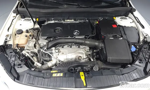 Mercedes-Benz GLB-Class 2021 2.0 автомат (гидро), миниатюра 6 Mercedes-Benz GLB-Class 2021 2.0 автомат (гидро), миниатюра 6