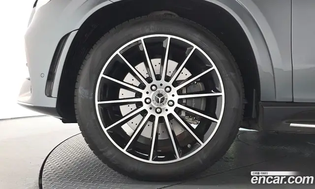Mercedes-Benz GLE-Class 2023 3.0 автомат (гидро), миниатюра 4