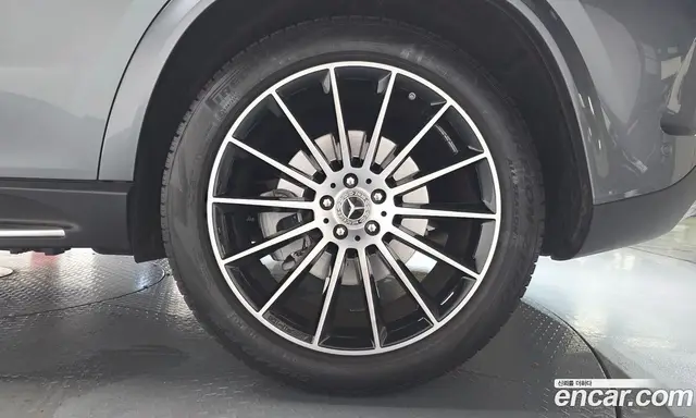 Mercedes-Benz GLE-Class 2023 3.0 автомат (гидро), миниатюра 6