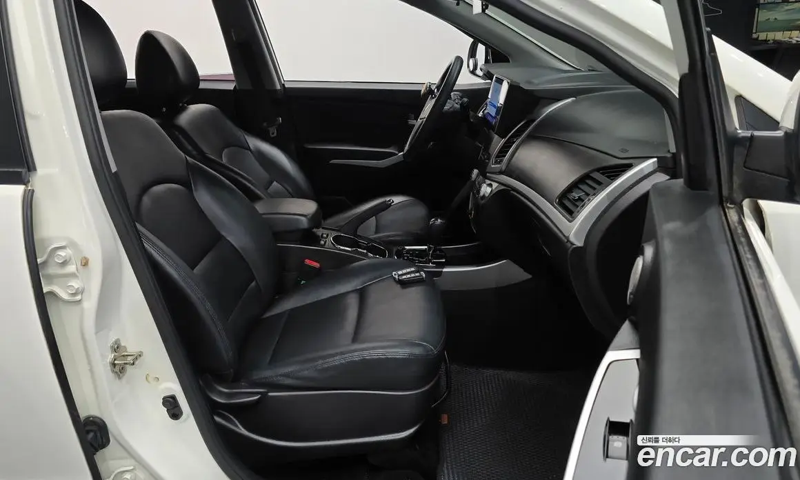 SsangYong Korando 2015 2.2 автомат (гидро), фото 16 SsangYong Korando 2015 2.2 автомат (гидро), фото 16