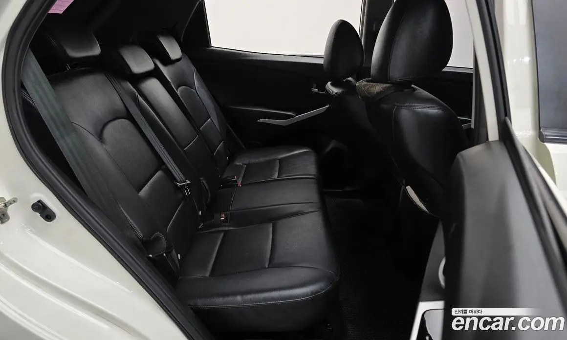 SsangYong Korando 2015 2.2 автомат (гидро), фото 17 SsangYong Korando 2015 2.2 автомат (гидро), фото 17