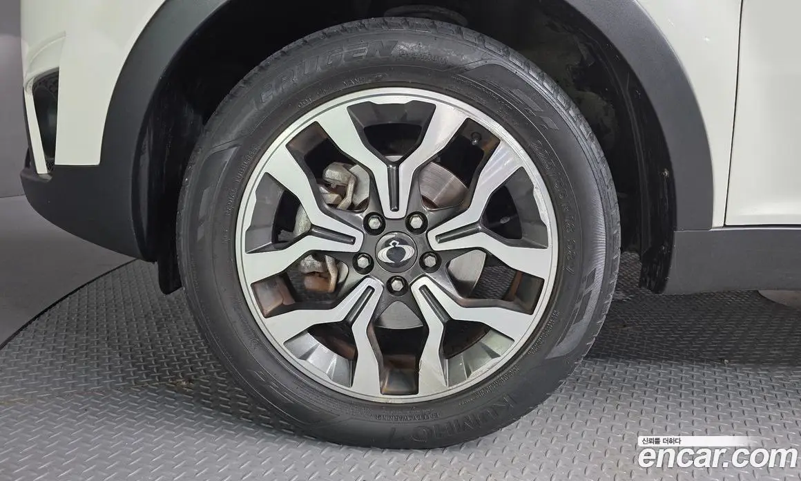 SsangYong Korando 2015 2.2 автомат (гидро), фото 5 SsangYong Korando 2015 2.2 автомат (гидро), фото 5