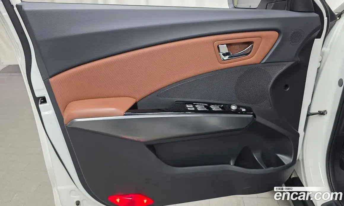 SsangYong TIBOLI 2018 1.6 автомат (гидро), фото 13 SsangYong TIBOLI 2018 1.6 автомат (гидро), фото 13