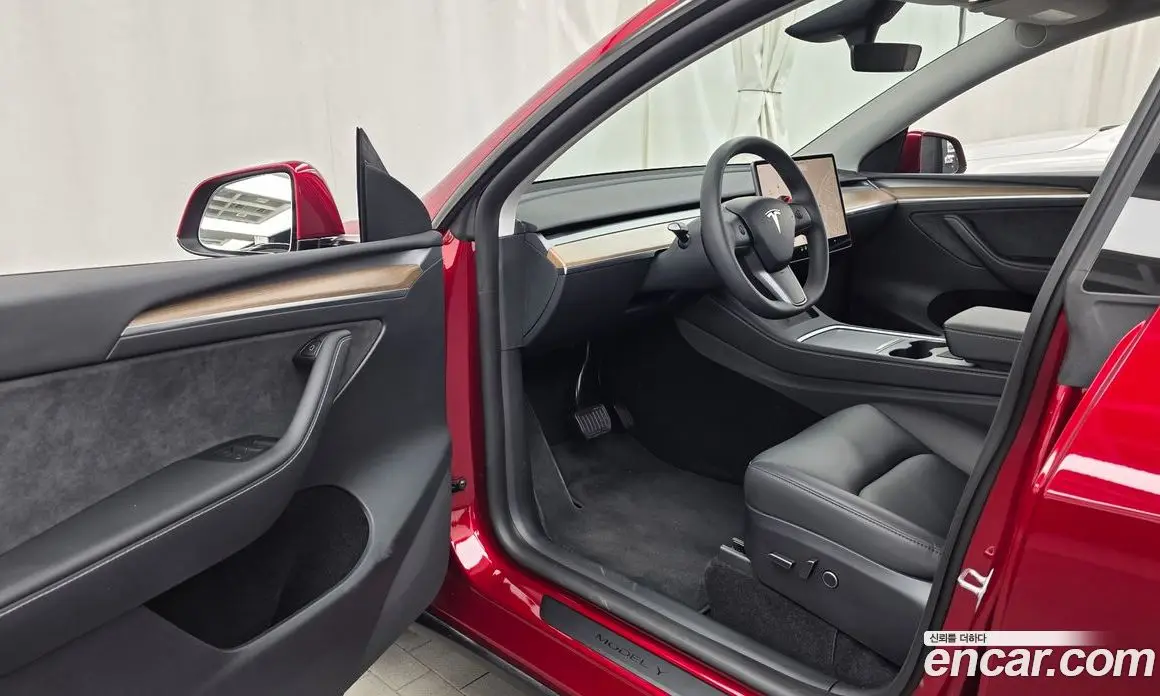 Tesla Model Y 2024 0.2 автомат (гидро), фото 13 Tesla Model Y 2024 0.2 автомат (гидро), фото 13