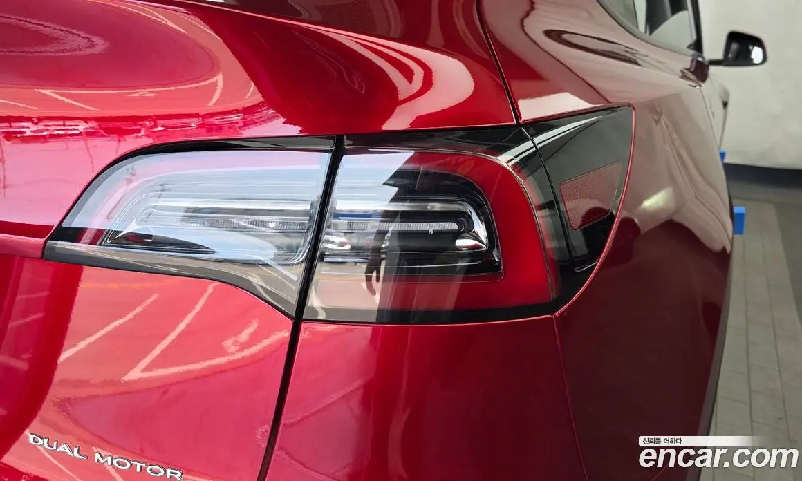 Tesla Model Y 2024 0.2 автомат (гидро), фото 9 Tesla Model Y 2024 0.2 автомат (гидро), фото 9