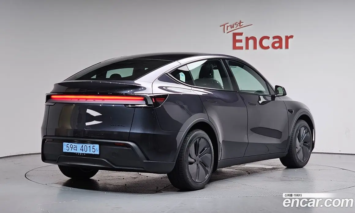 Tesla Model Y 2026 0.2 автомат (гидро), фото 1 Tesla Model Y 2026 0.2 автомат (гидро), фото 1