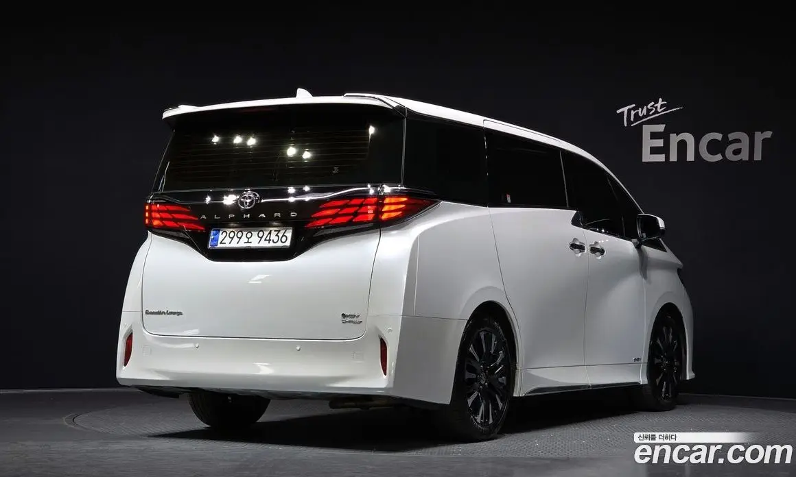 Toyota Alphard 2023 2.5 автомат (гидро), фото 2 Toyota Alphard 2023 2.5 автомат (гидро), фото 2