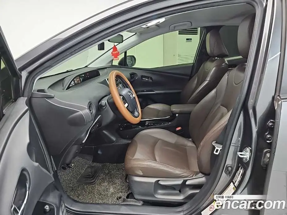 Toyota Prius 2017 1.8 автомат (гидро), фото 11 Toyota Prius 2017 1.8 автомат (гидро), фото 11
