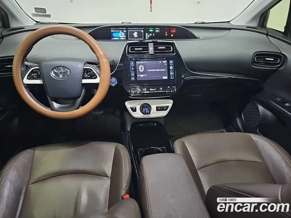 Toyota Prius 2017 1.8 автомат (гидро), фото 6 Toyota Prius 2017 1.8 автомат (гидро), фото 6