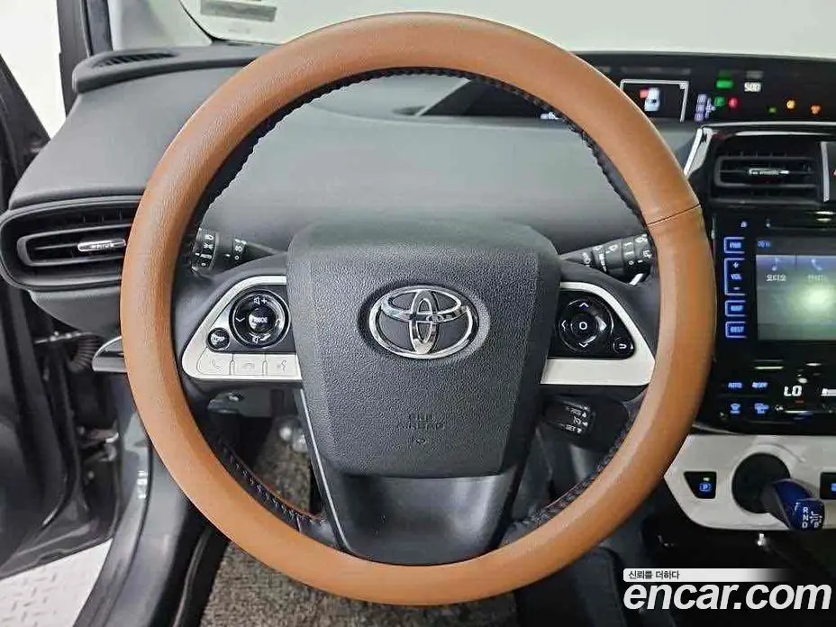 Toyota Prius 2017 1.8 автомат (гидро), фото 7 Toyota Prius 2017 1.8 автомат (гидро), фото 7