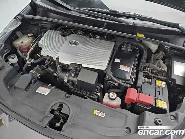 Toyota Prius 2017 1.8 автомат (гидро), миниатюра 10 Toyota Prius 2017 1.8 автомат (гидро), миниатюра 10