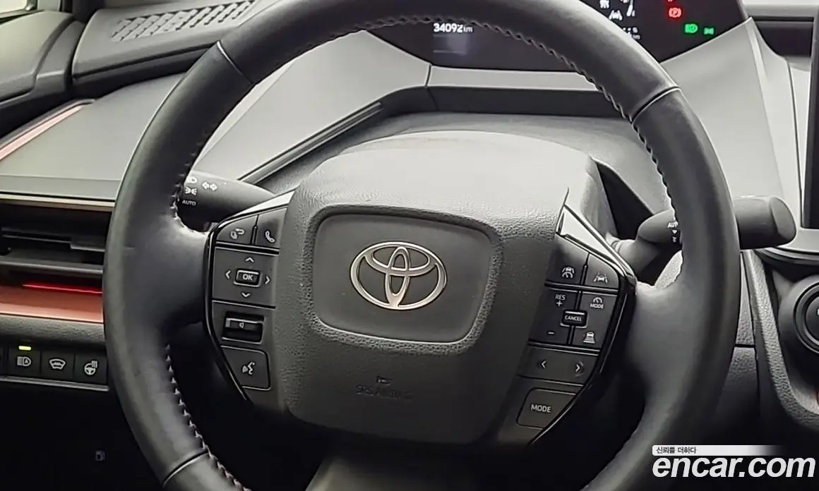 Toyota Prius 2024 2.0 автомат (гидро), фото 17 Toyota Prius 2024 2.0 автомат (гидро), фото 17